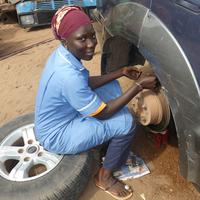 Fatou bildet Kfz-Handwerker aus