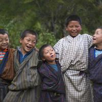 In Bhutan ist die Schuluniform Pflicht.