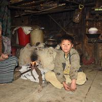 Nidup lebt wie viele Kinder in Bhutan unter sehr einfachen Verhältnissen.